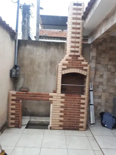 Churrasqueira e base pra bancada tijolo vermelho com a ponta clara