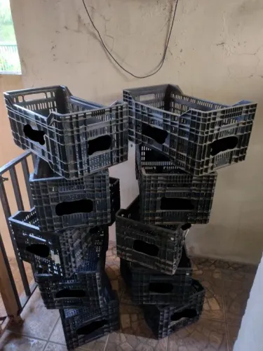 Caixa Plástica Na Cor Preta