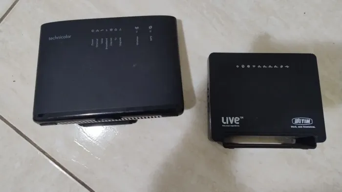 Roteador e Parelho HD de tv a cabo