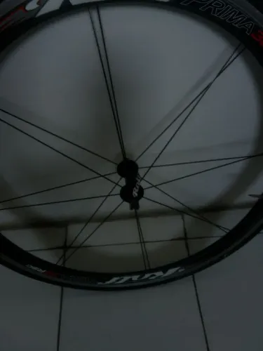 Roda Rolf prima dianteira 38 mm de carbono 