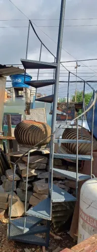 Escada Caracol usada em estado de nova ///// R$1650,00