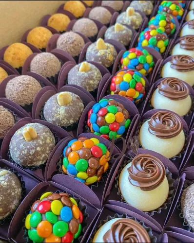 Doces , docinhos de festa , bem casado , bem nascidos , trufas , bombons caseiro