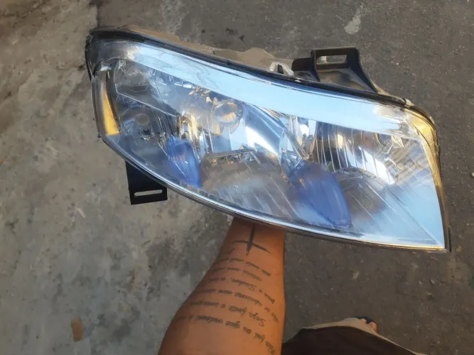 Farol do Fiat Stilo