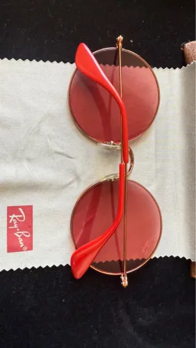 Óculos de Sol Ray-Ban Redondos Vermelhos