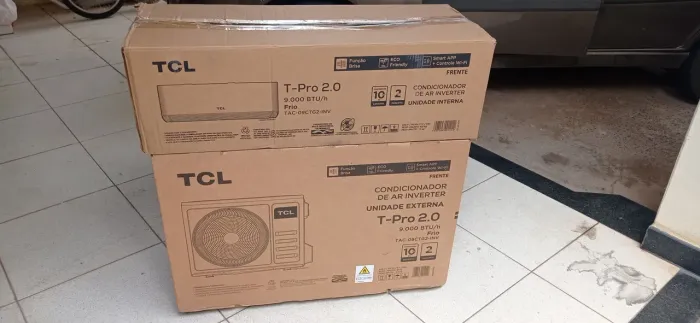 Ar condicionado TCL 9.000 BTUs inverter 220 . Novo na caixa .