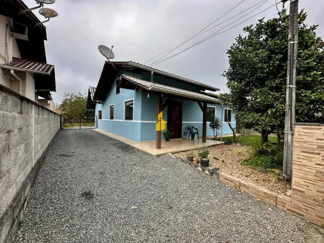 Casa à venda no bairro Divinéia - Rio dos Cedros/SC
