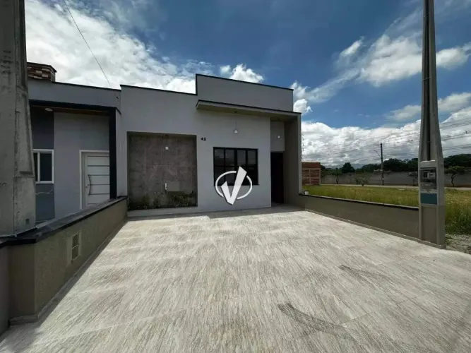 CASA EM CONDOMINIO À VENDA - PINDAMONHANGABA / SP