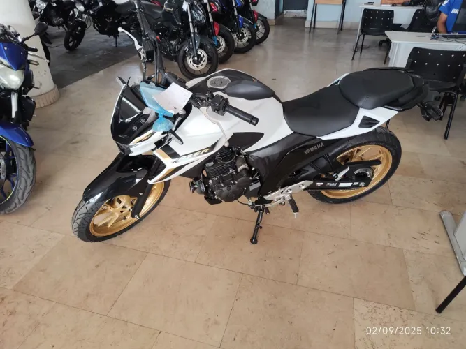 YAMAHA FZ 25 BRANCA 2025 0 KM SHALON MOTOS