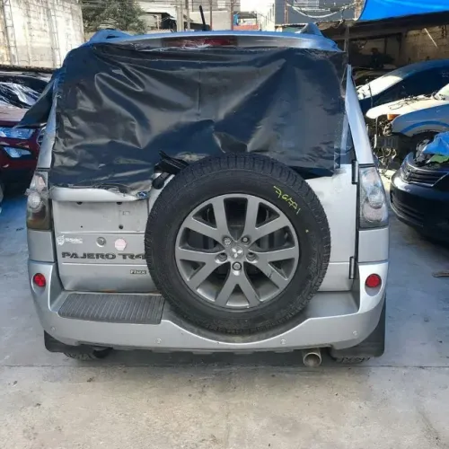 Pajero Tr4 2.0 2013 Capo Porta Retrovisor Lanterna Parachoque Motor Radiador Friso Sucata