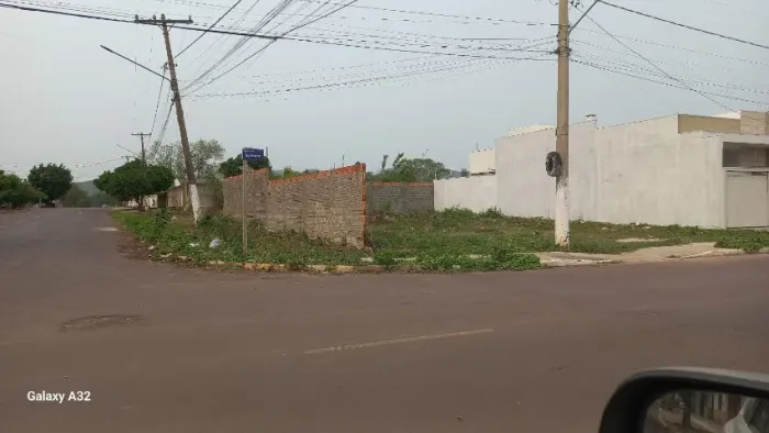 Terreno de 7,50 x 21,00, num total de 157,50 m2 no Bairro Dom Bosco