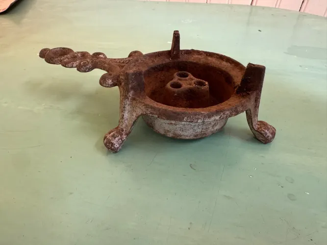 Fogareiro / Espiriteira antigo em ferro