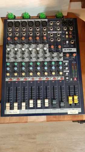 Mesa de Som Mix Soundcraft EPM6
