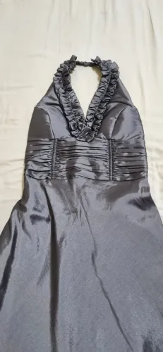 Vendo roupas de festa