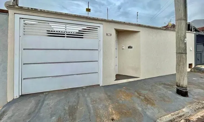 CASA A VENDA NO JAPIIM