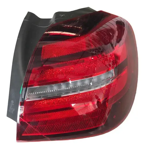 Lanterna Direita Recuperado Mercedes Gla 200 2018 .. 6923 Direito Vermelho