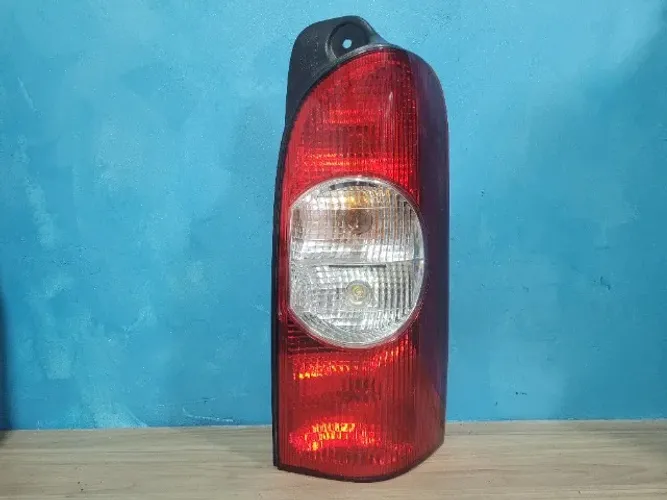 Lanterna Direita Renault Master 2.5 2.8 2004 a 2013  *8