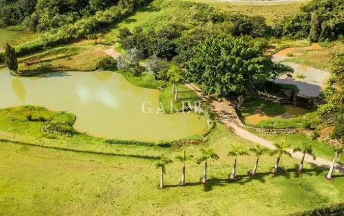 Terreno à venda no Condomínio Itaporã, dentro da cidade, com 783m²