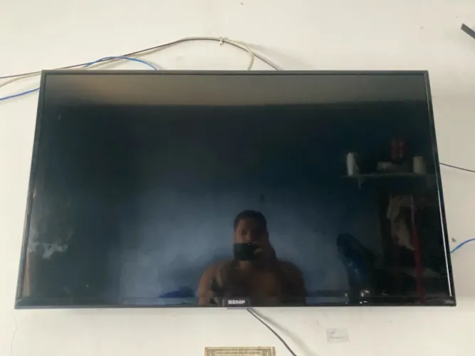 Tv SEMP 43 polegadas leia anúncio