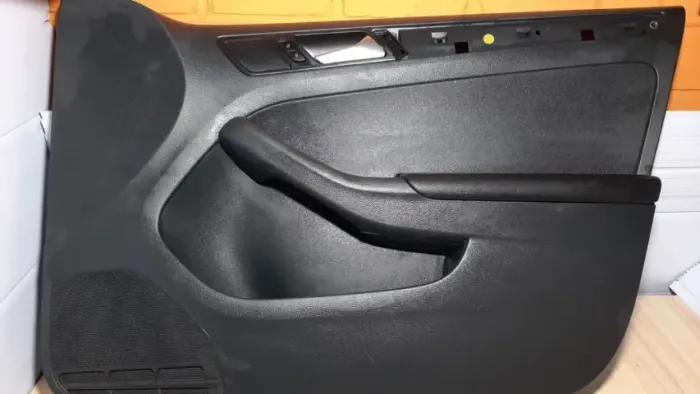 Forro De Porta Jetta 2011 A 2015 Dianteiro Direito (Usado)
