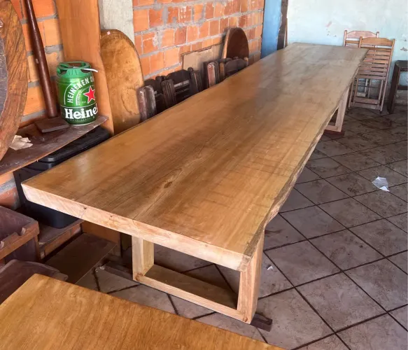 Mesa de madeira maciça (Pequiá) 4x90 / @iperusticoenobre