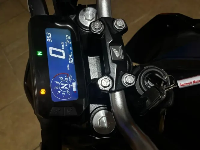 Vendo cb300 em perfeito estado 