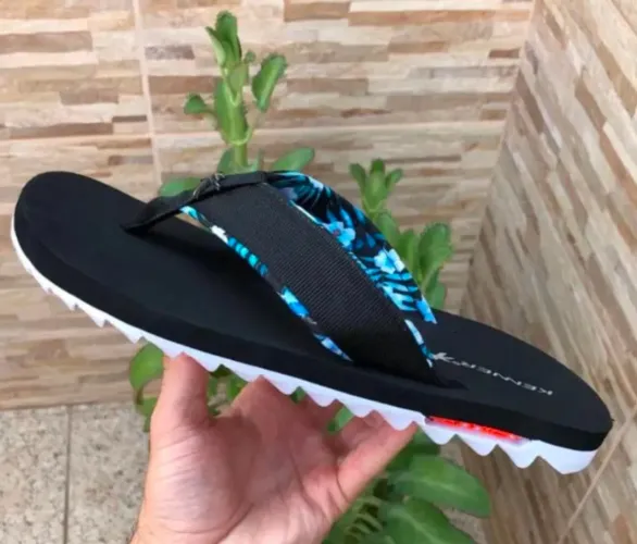 Sandália primeira linha Kenner Rivah