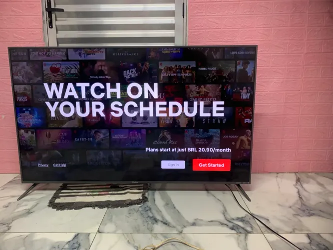 Smart tv 60 4k Doblò áudio todos apps nova 