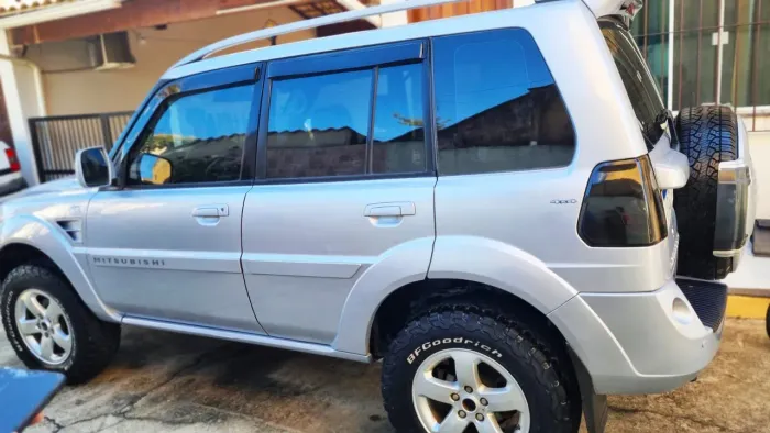Pajero TR4 4x4 2010 - 96 mil km + GNV Rio das Ostras)