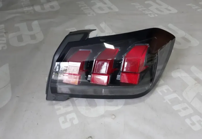 LANTERNA PEUGEOT 208 2020 > 2024 LADO DIREITO IMPORTADO