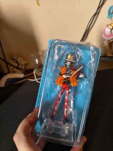 Action figure One piece Brook n.10 salvat ac poster