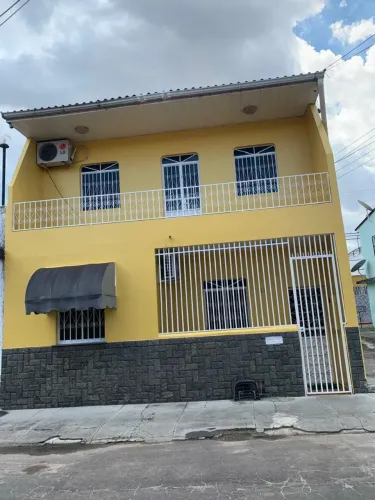 Vendo casa no Conjunto Eldorado, com 4 quartos e financiável.