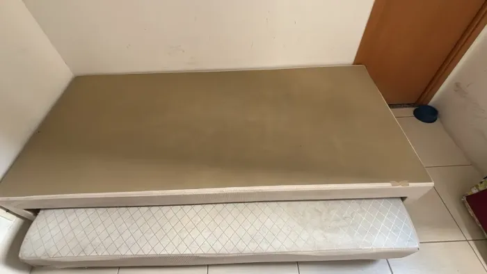 Vendo base de cama box com bicama (solteiro)