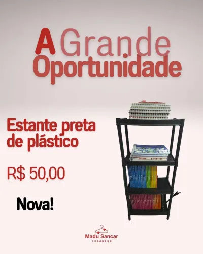 Estante preta de plástico 