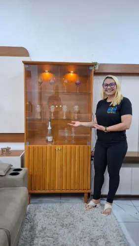 Cristaleira estilosa 100% MDF