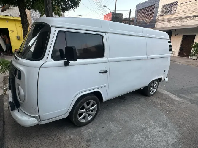 Volkswagen Kombi Furgão 1.4 MI Total Flex 8V 2013