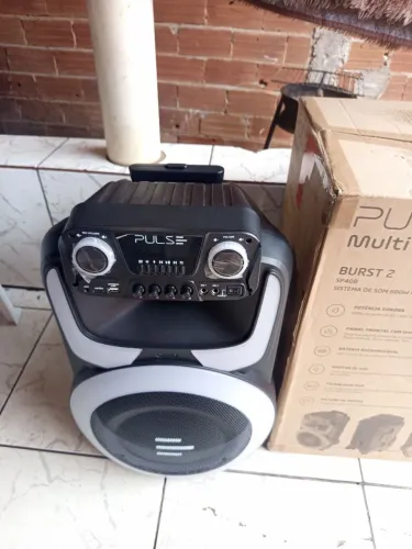 Vendo uma caixa de som 600 watts