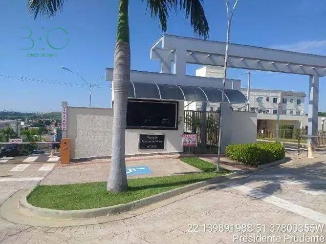 Apartamento com 2 dormitórios à venda, 39 m² por R$ 94.815,14 - Vila Ramos de Freitas - Pr