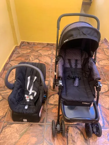 Carrinho de bebê + Bebê conforto