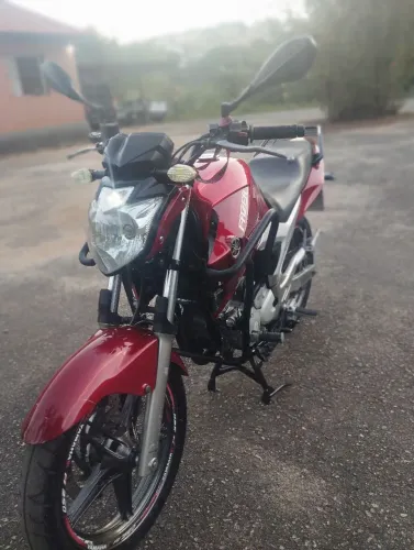 Fazer 250 Ano 2011 Muito conservada. Com poucos detalhes...
