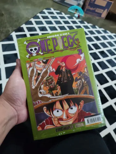 Livro ONE PIECE lacrado