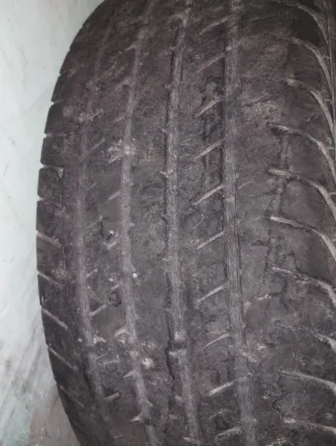 Pneu aro 15 Goodyear meia vida 