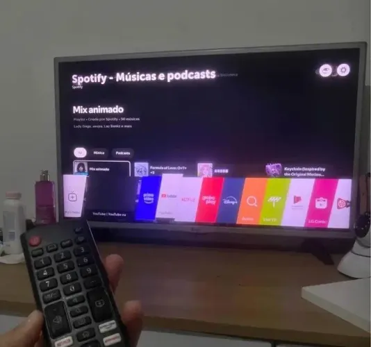 Tv  smart semi nova 330$