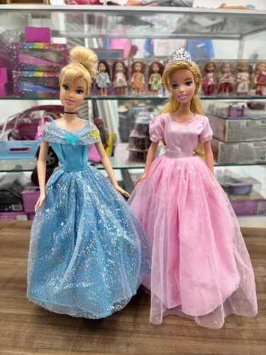 Lote de princesas Barbie (Aurora e Cinderela)