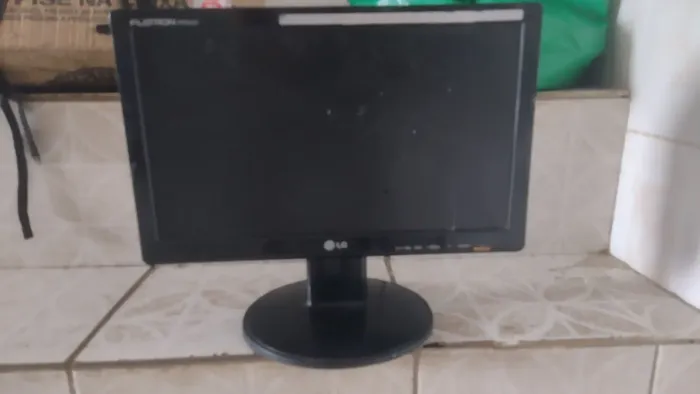 Monitor LG COM DEFEITO