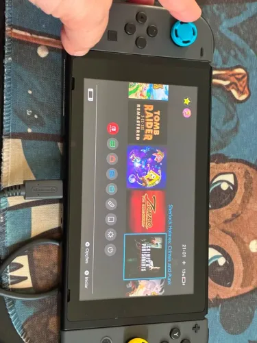 Nintendo Switch V2 Desbloqueado Completo com 4 Controles e Acessórios Originais