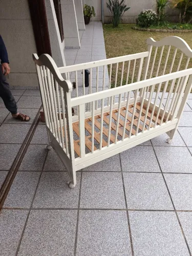 Berço cor gelo