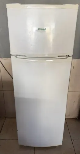 Geladeira cônsul dúplex usada barata conservada