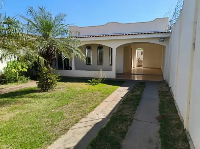 Casa com 3 dormitórios para alugar, 139 m² por R$ 2.200,00/mês - Arruamento Primavera - Mo