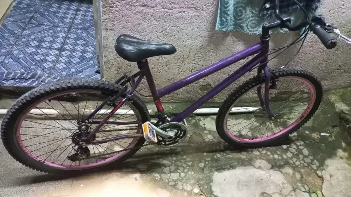 Estou vendendo essa bicicleta aro 26 2x 270 no cartão e 250 no pix chama