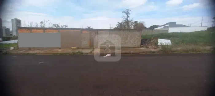 Terreno à venda no bairro Patrimônio.